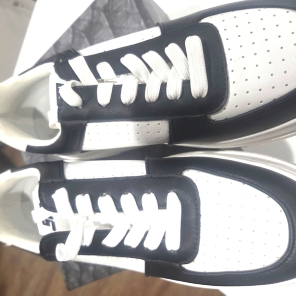 Steve Madden Black and White Chunky Sneakers - Picture 3 of 8